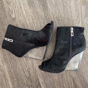 SCHUTZ Ankle Booties